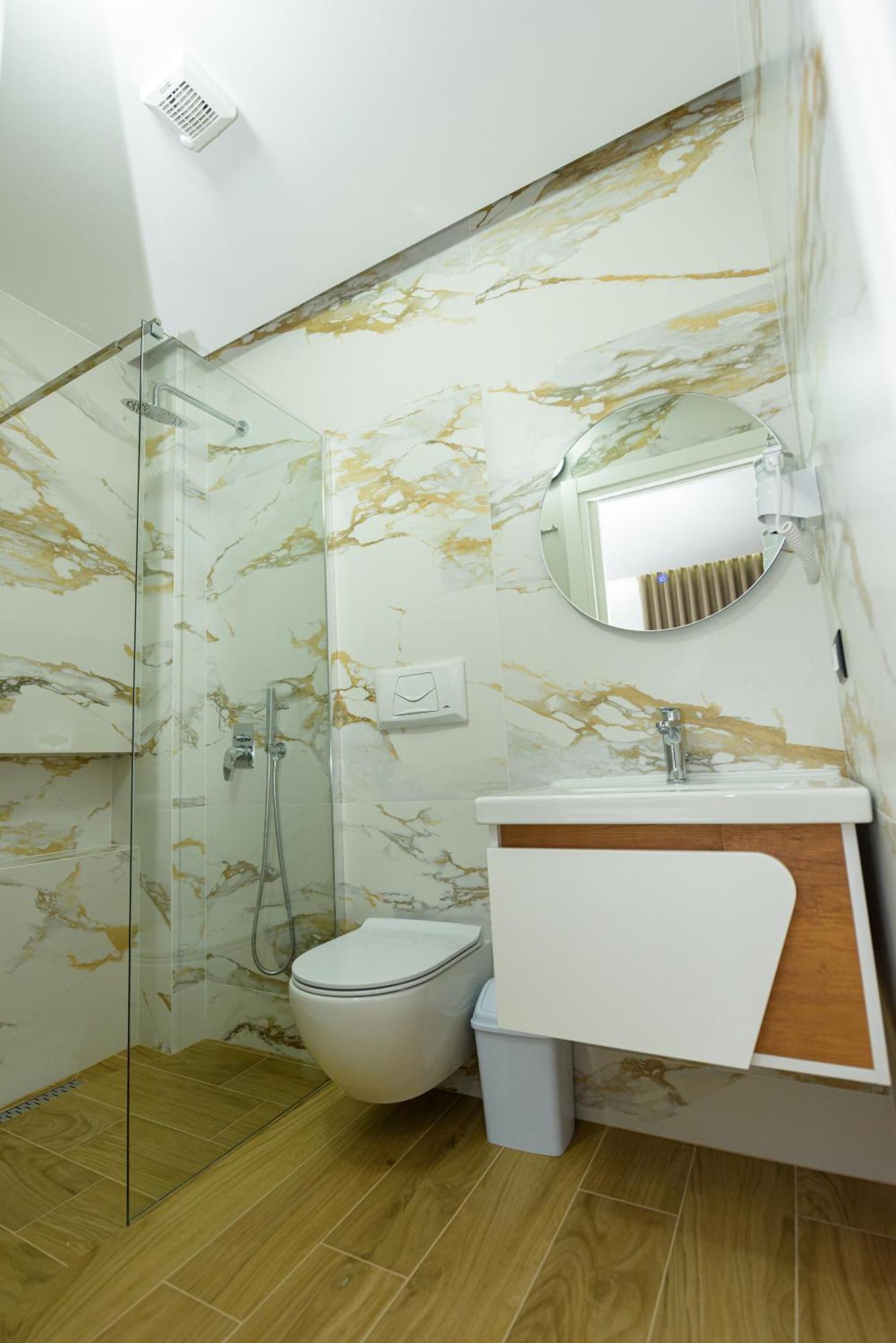 Kevin'S Aparthotel Wlora Zewnętrze zdjęcie