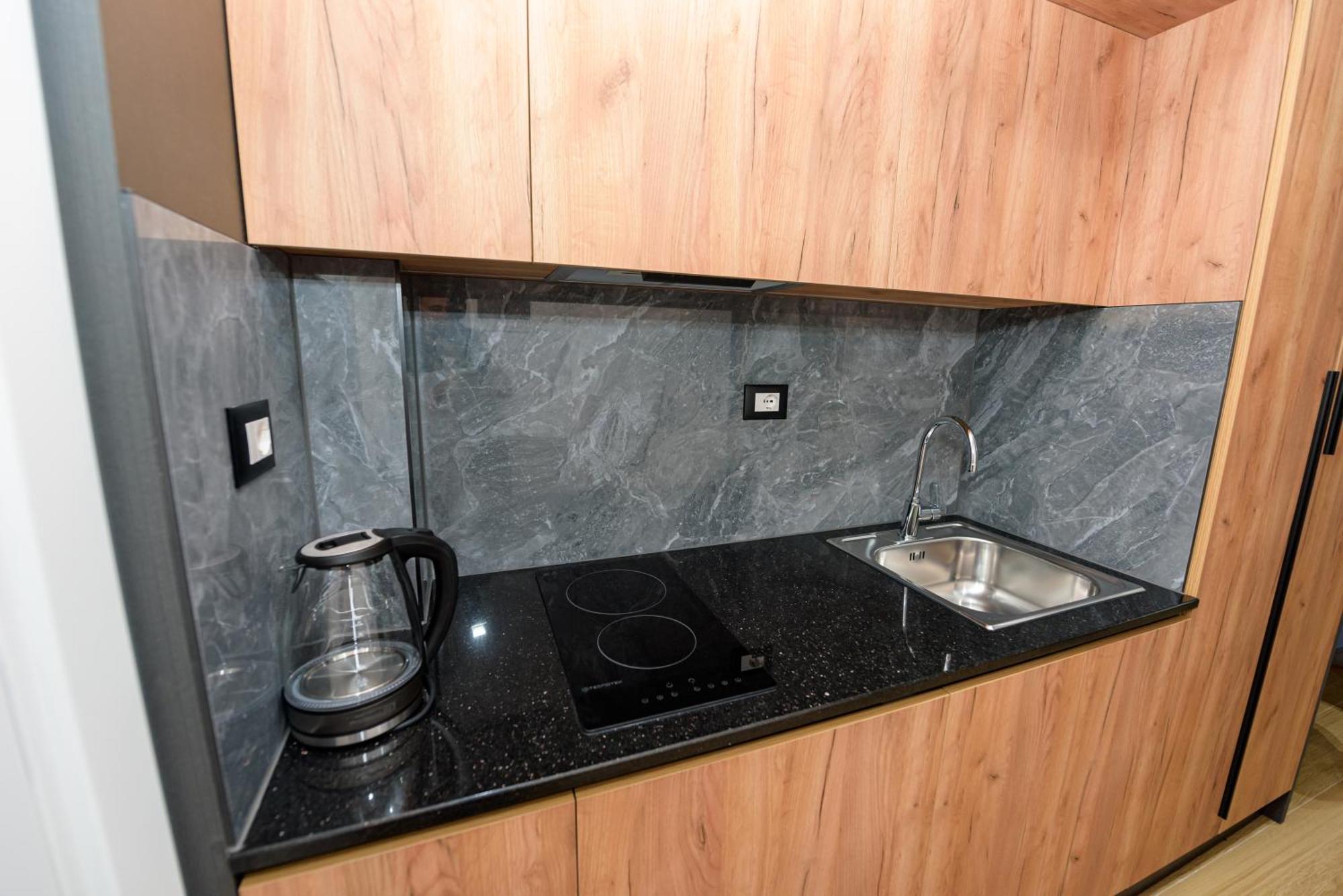 Kevin'S Aparthotel Wlora Zewnętrze zdjęcie