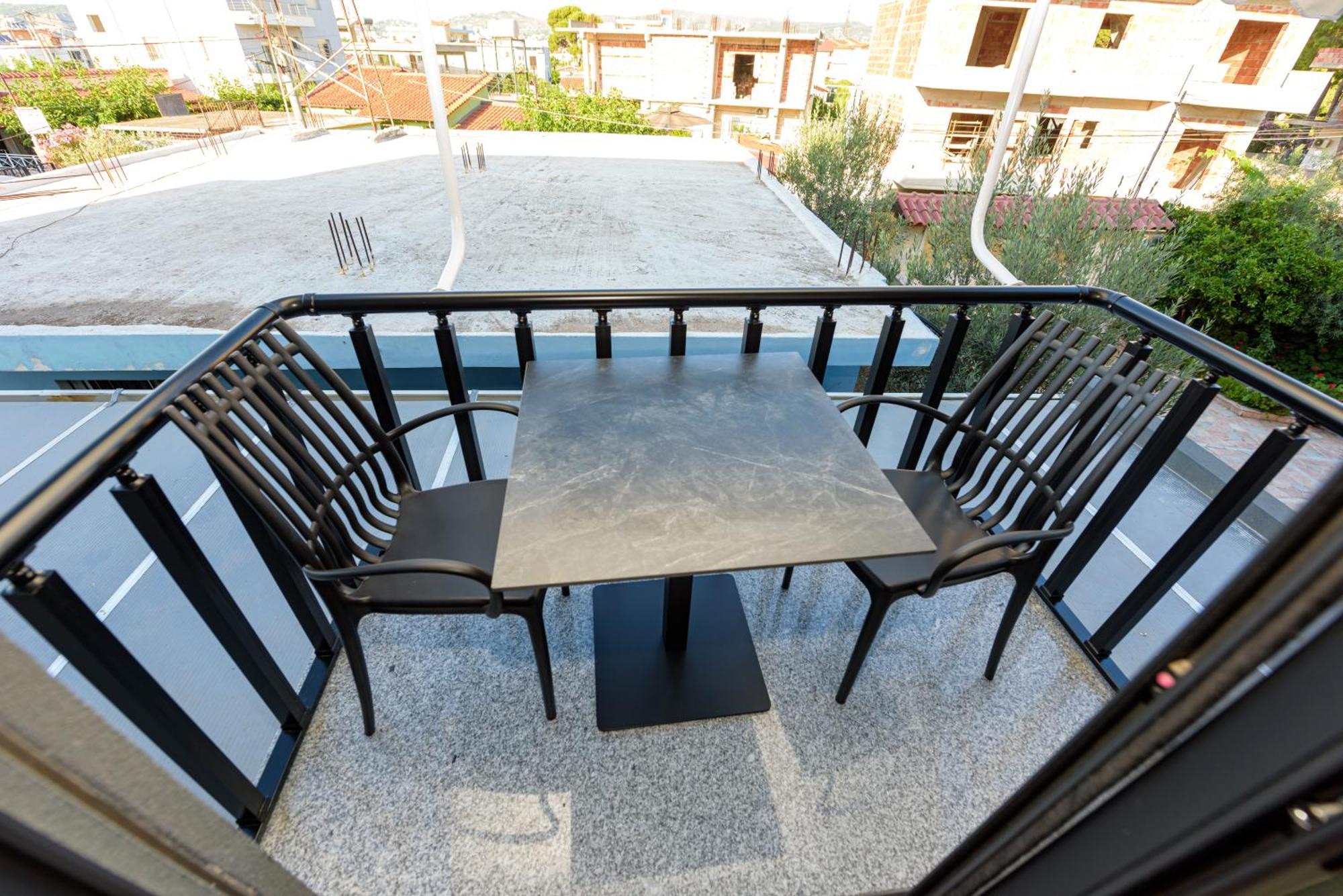 Kevin'S Aparthotel Wlora Zewnętrze zdjęcie
