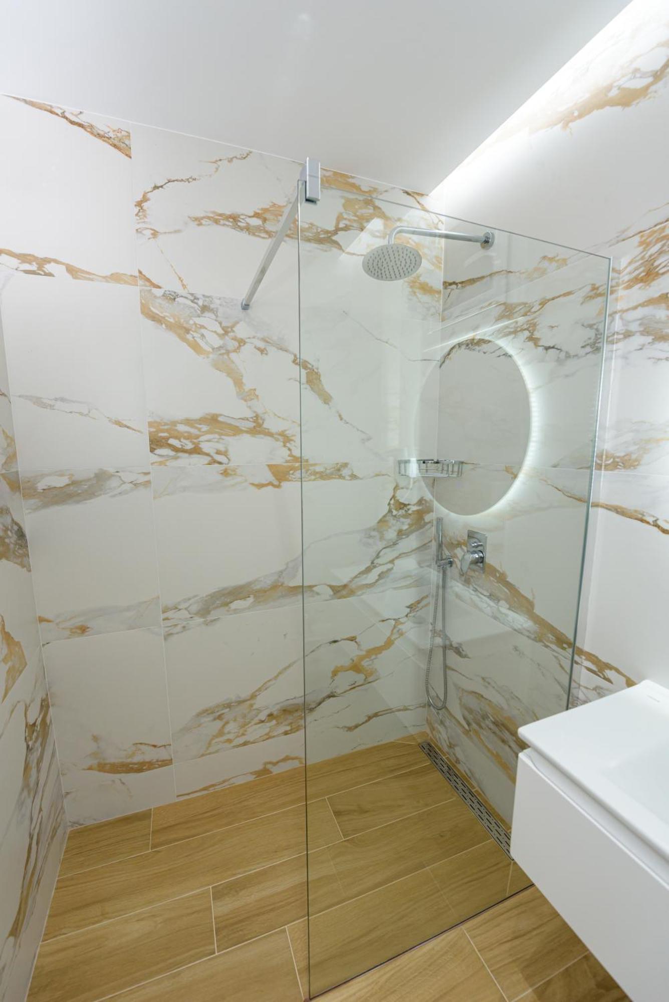 Kevin'S Aparthotel Wlora Zewnętrze zdjęcie