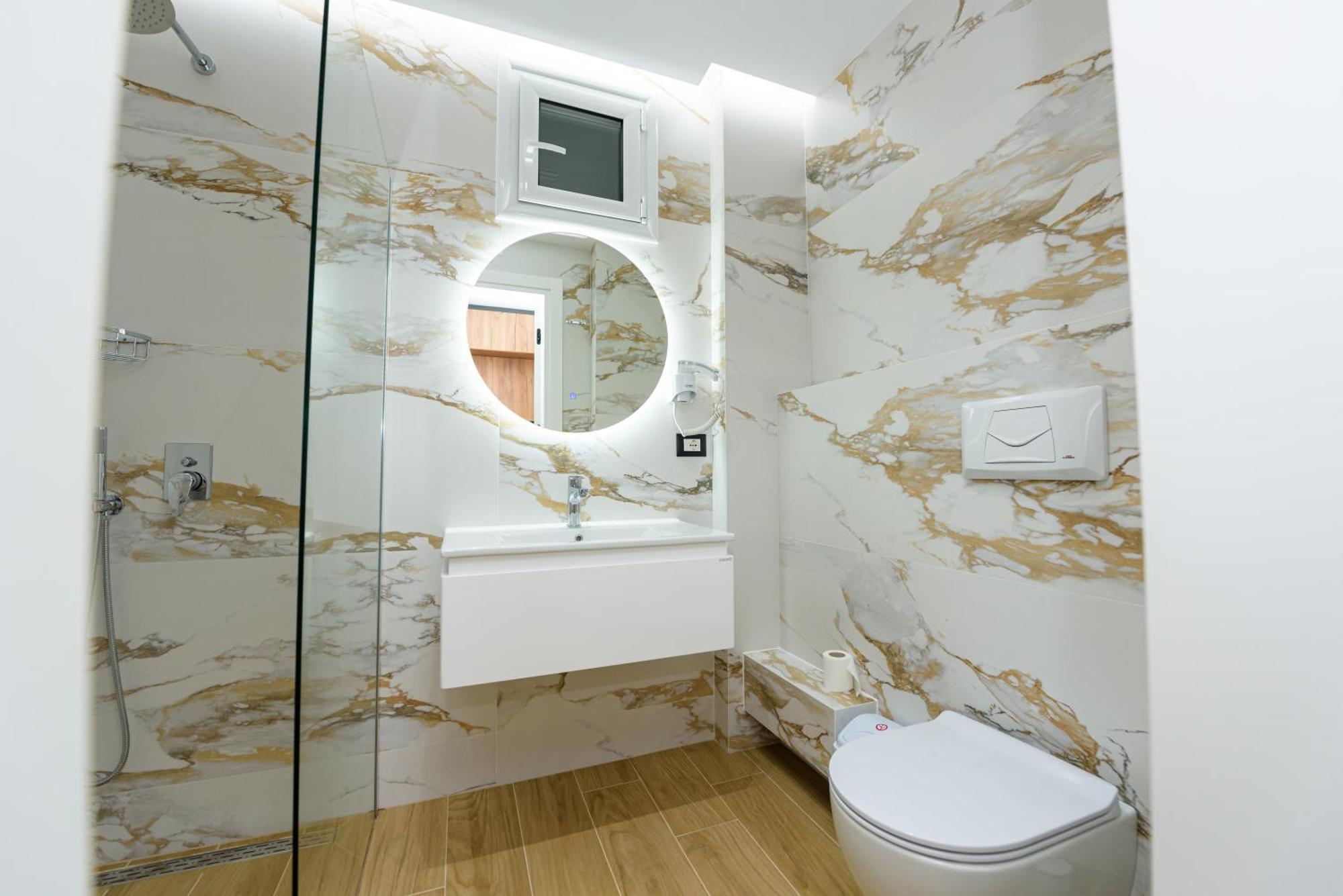 Kevin'S Aparthotel Wlora Zewnętrze zdjęcie