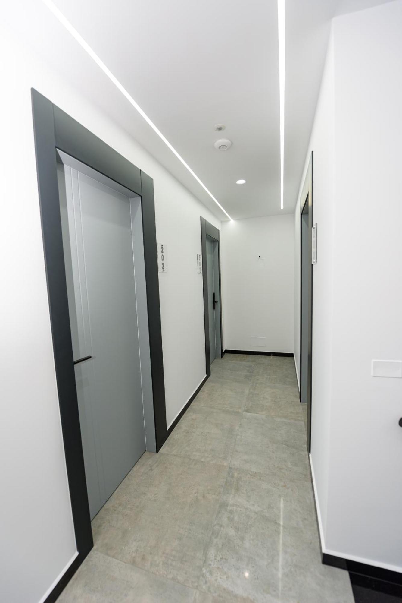Kevin'S Aparthotel Wlora Zewnętrze zdjęcie